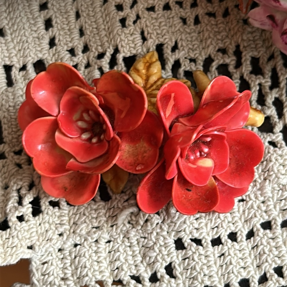 Vintage Celluloid Floral Brooch